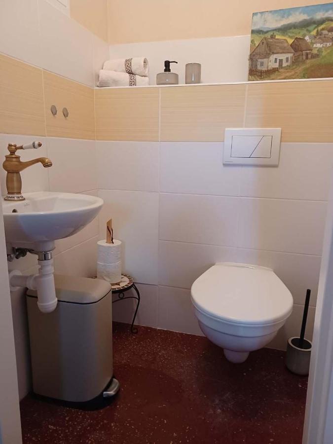Ubytovani V Soukromi Na Sadove 906 - Valtice Bagian luar foto
